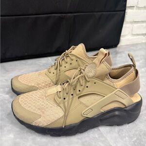 Nike Men's Hirachi Sneakers